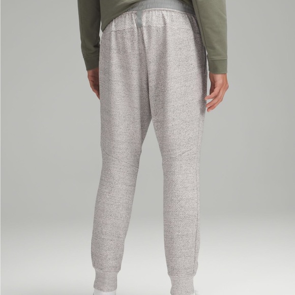 NWT Lululemon At Ease Jogger - Picture 4 of 5
